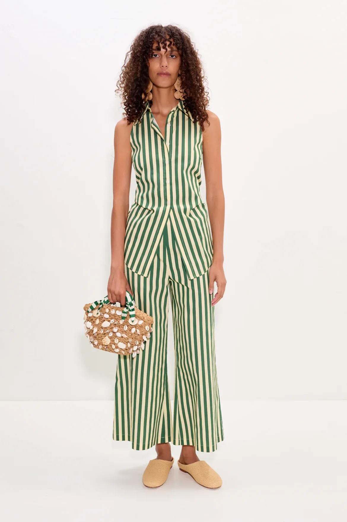 Lochloch sleeveless poplin button up