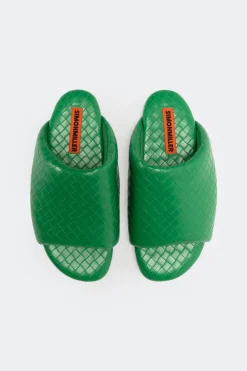 Wovenwoven bubble slide